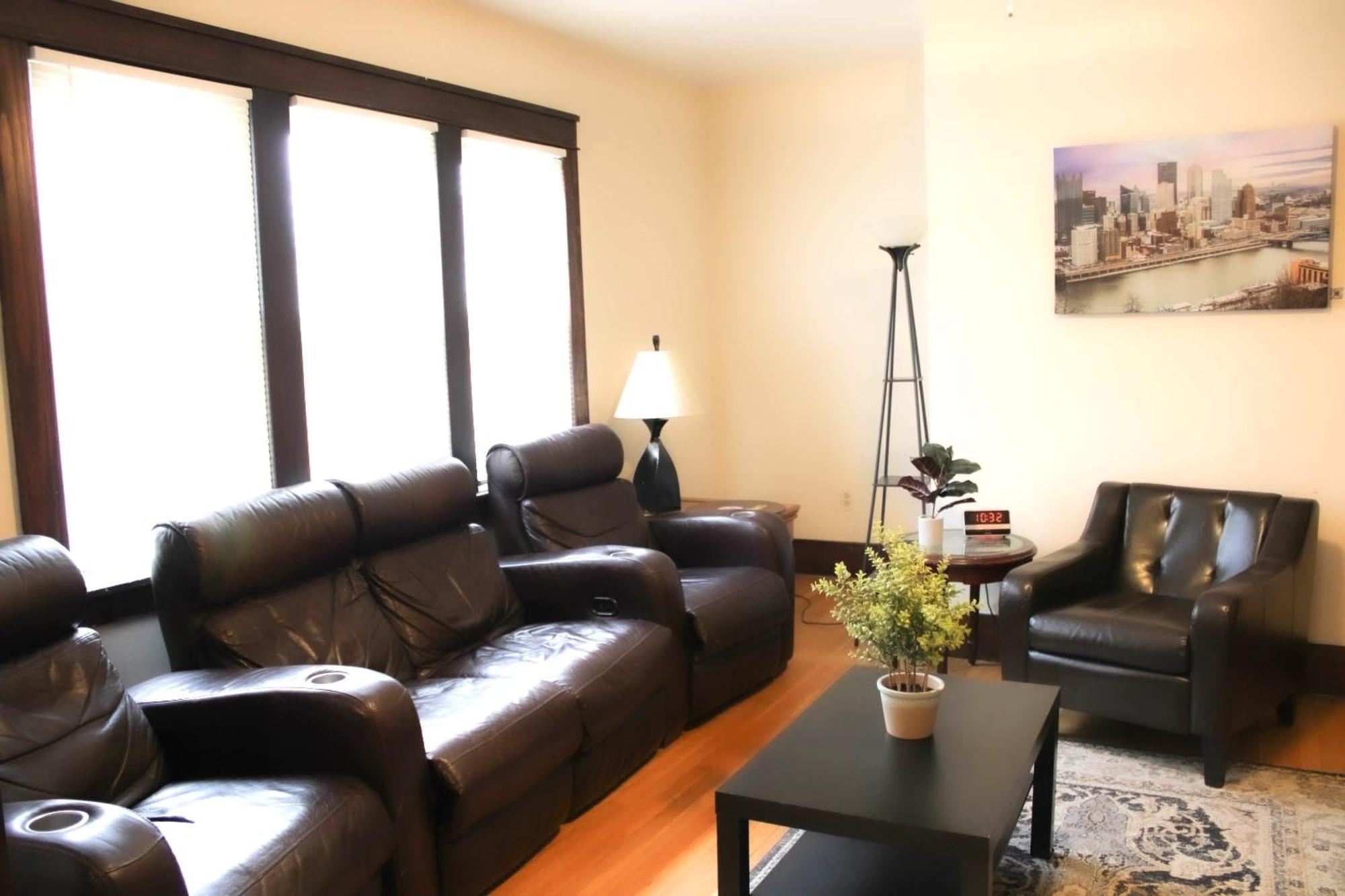 Comfy And Spacious 3 Bedroom - Easy City Access Pittsburgh Exterior photo